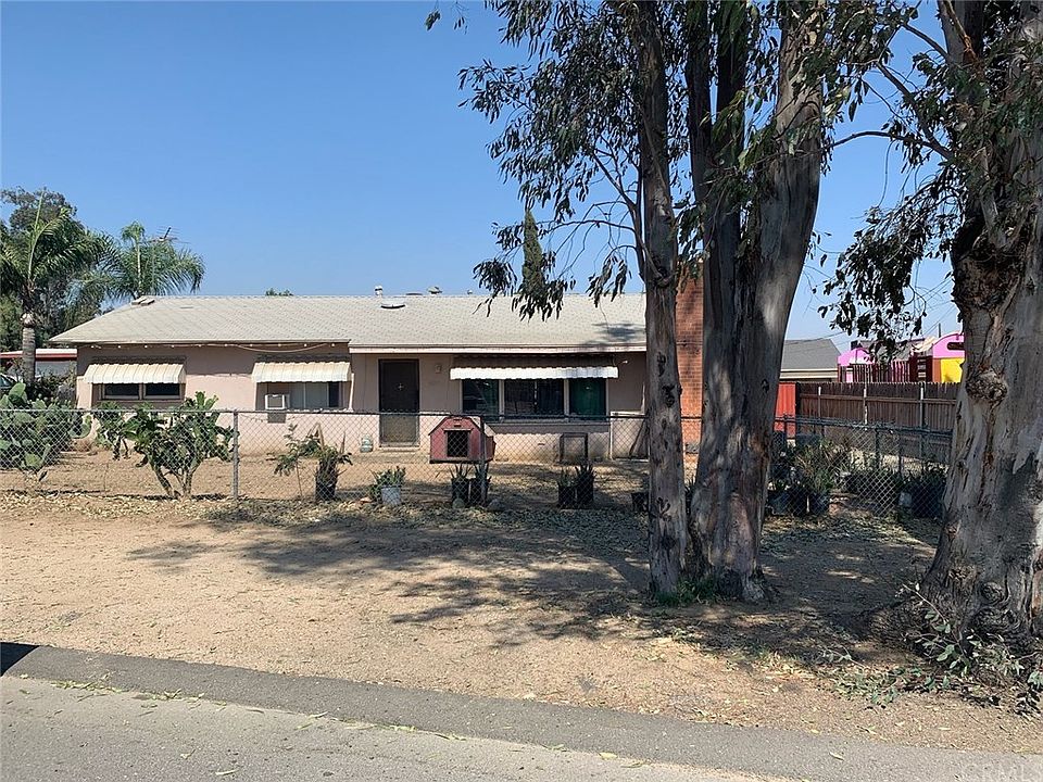 1st image of 4052 Lindsay St