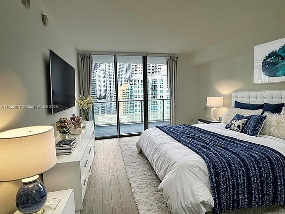 3rd image of 1300 Brickell Bay Dr APT 2212