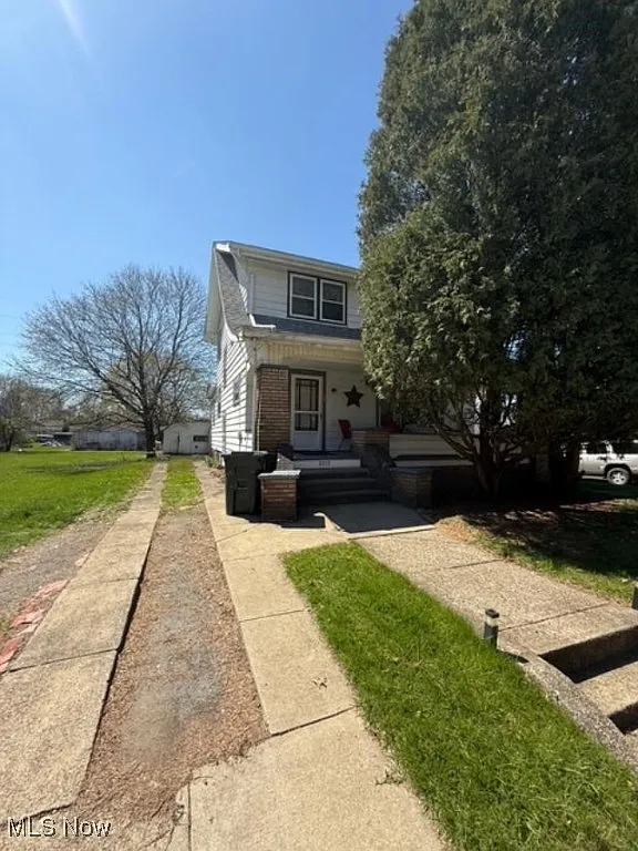 2212 16th St NE photo 1