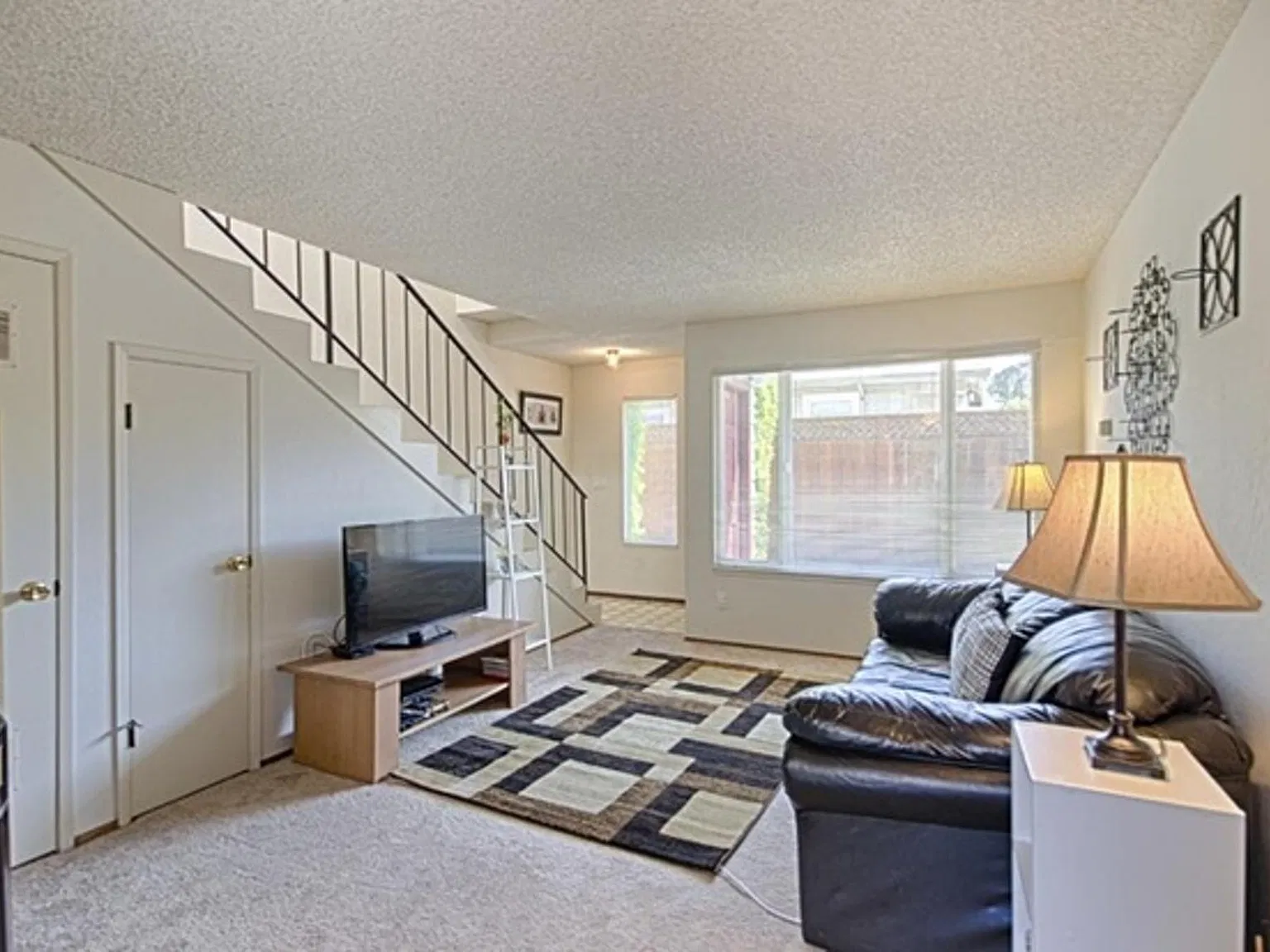 2 bed, 1000 sqft, $2,750 — Photo 2