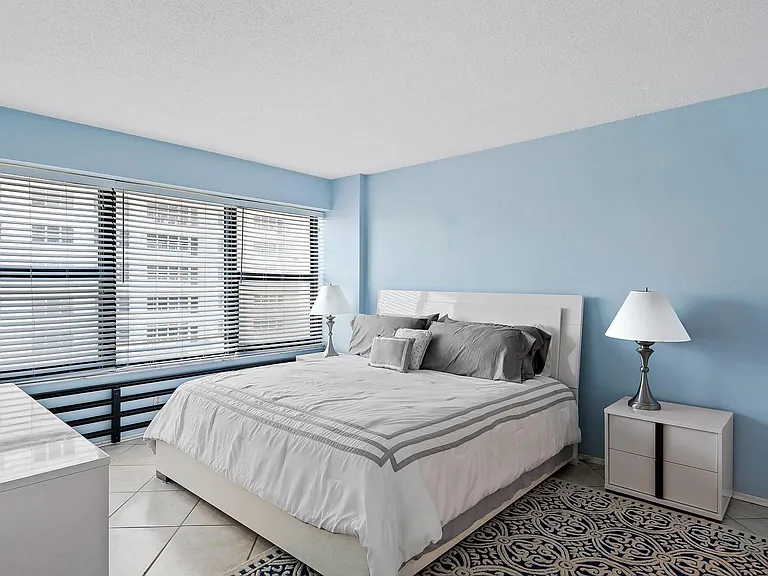 3800 Galt Ocean Dr #607 — Photo 8