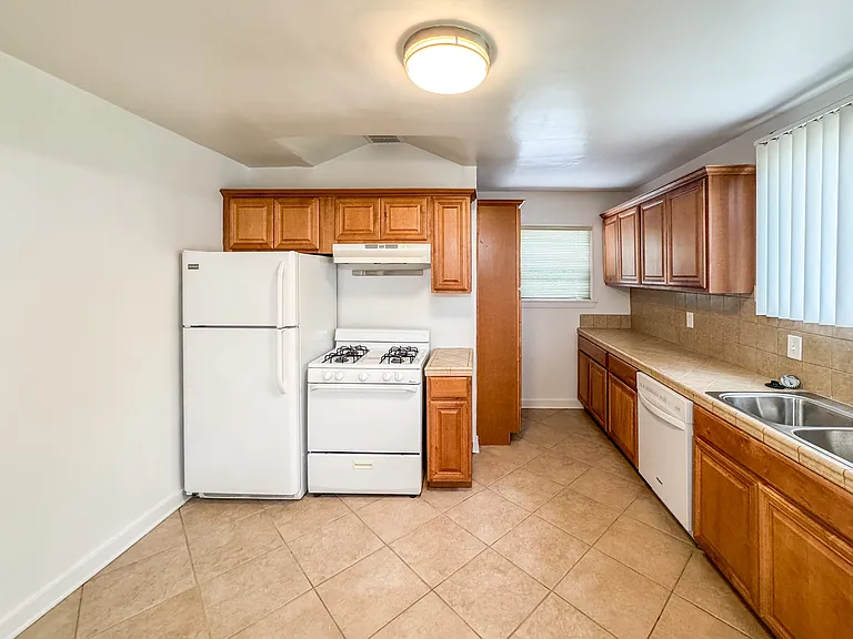 14513 Weddington St #14515 — Photo 3