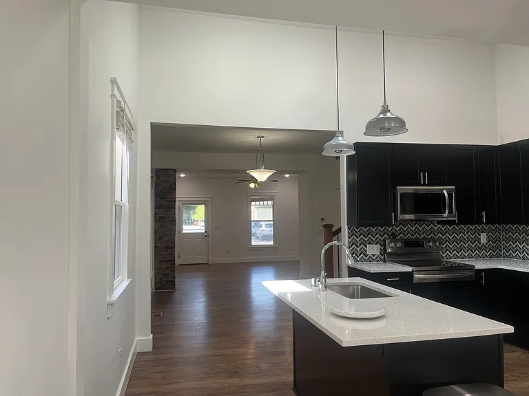 743 Harrison St — Photo 16