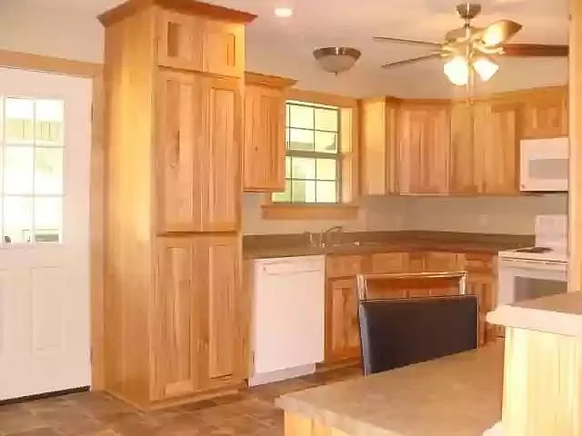 407 Allen St — Photo 7
