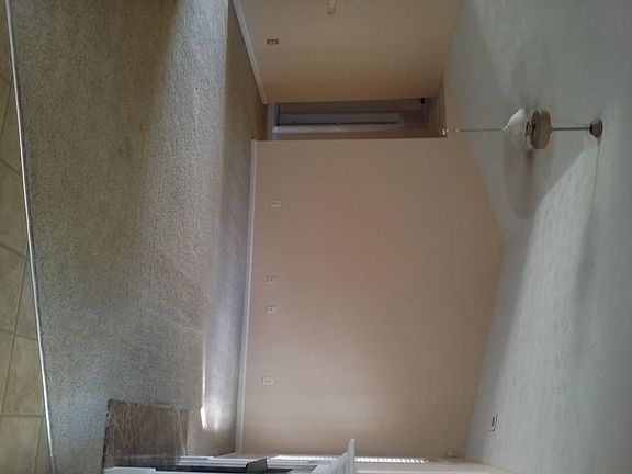 5th image of 220 Canyon Dr
