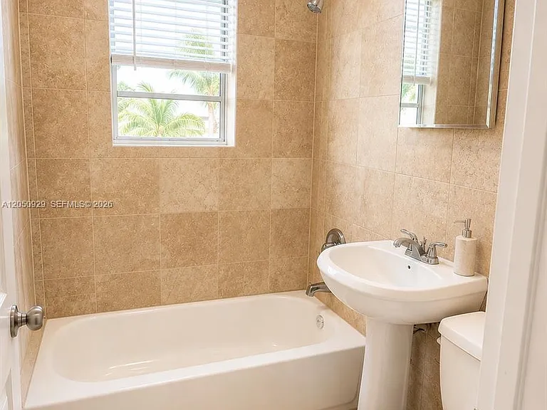 1319 Meridian Ave #208 — Photo 5