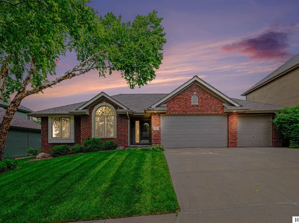 14810 Black St, Bennington, NE 68007