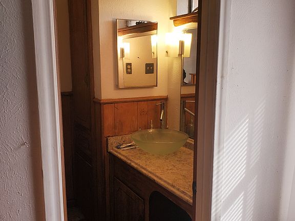5th image of 186 Southwood Dr