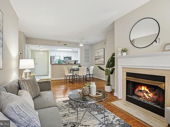 5th image of 1045 N Utah St APT 208
