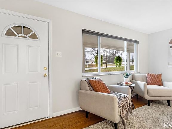 4th image of 23 Covert Ln