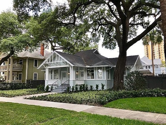 3rd image of 212 W Hyde Park Pl