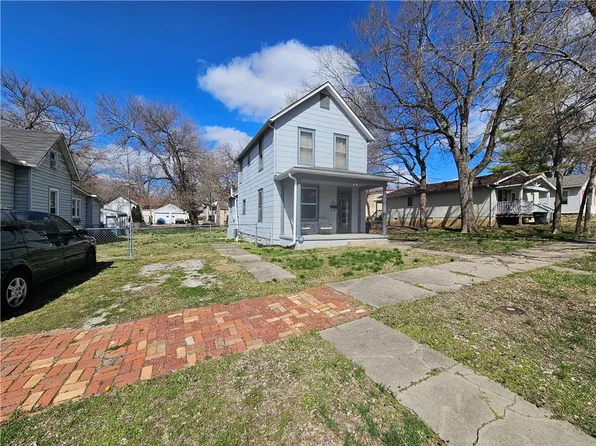 716 Kickapoo St, Leavenworth, KS 66048