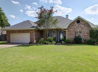 910 Rosedown Ln, Lafayette, LA 70503