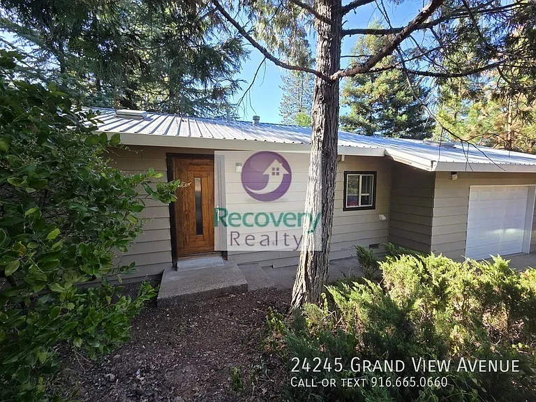 24245 Grand View Ave — Photo 3