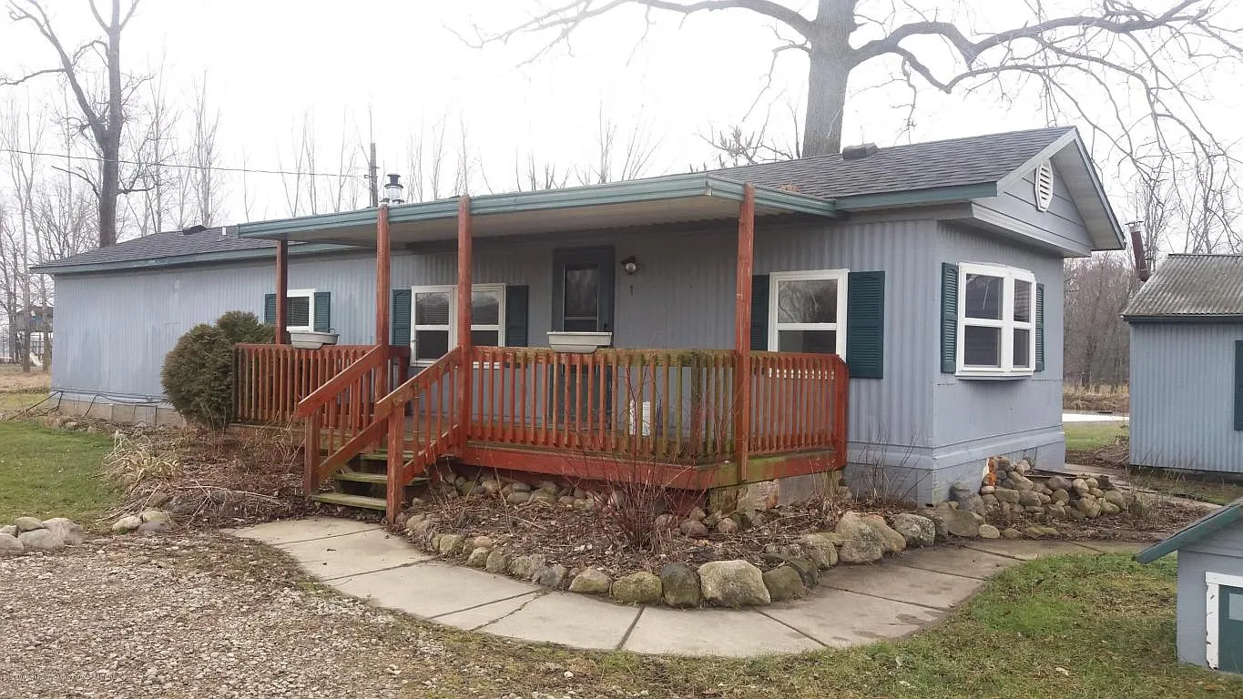 9839 Loucks Rd photo 1