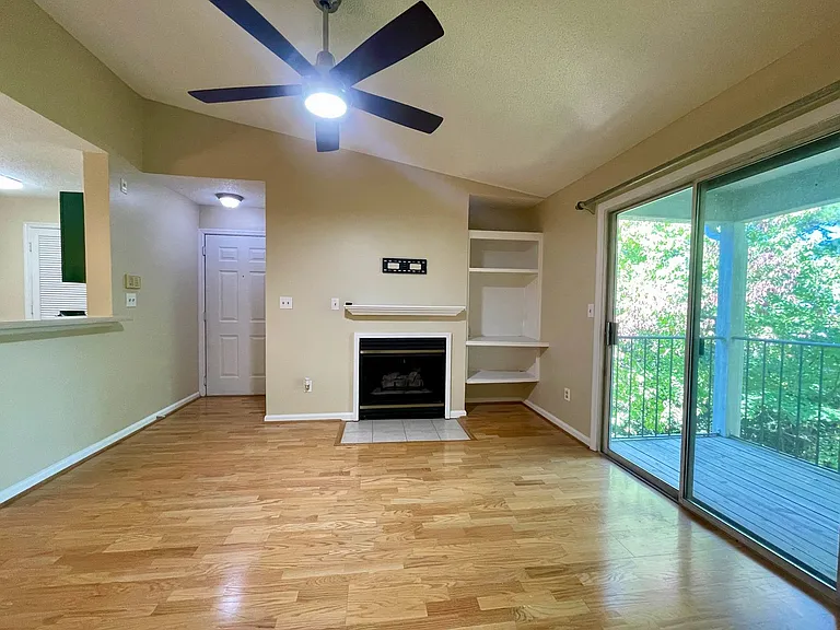524 Granville Ct — Photo 9