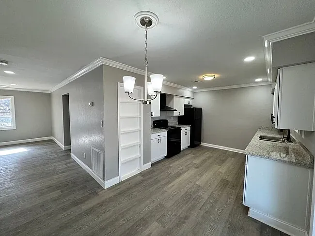 2726 Highland Cir #2 — Photo 2