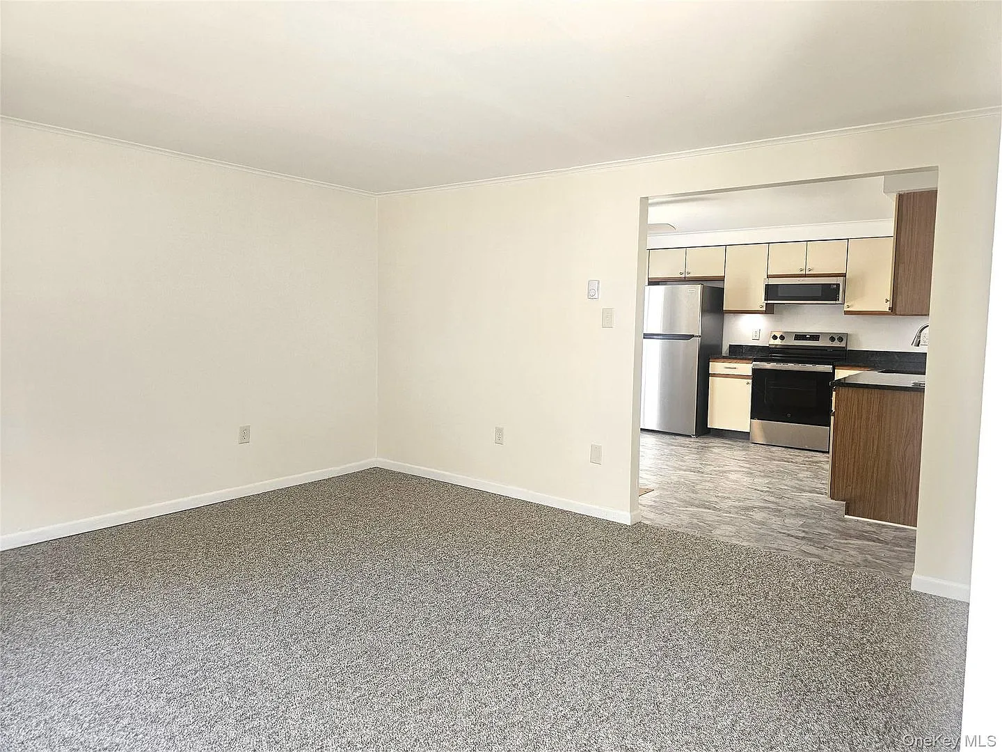 2 bed, 1.0 bath, 760 sqft, $2,100 — Photo 2