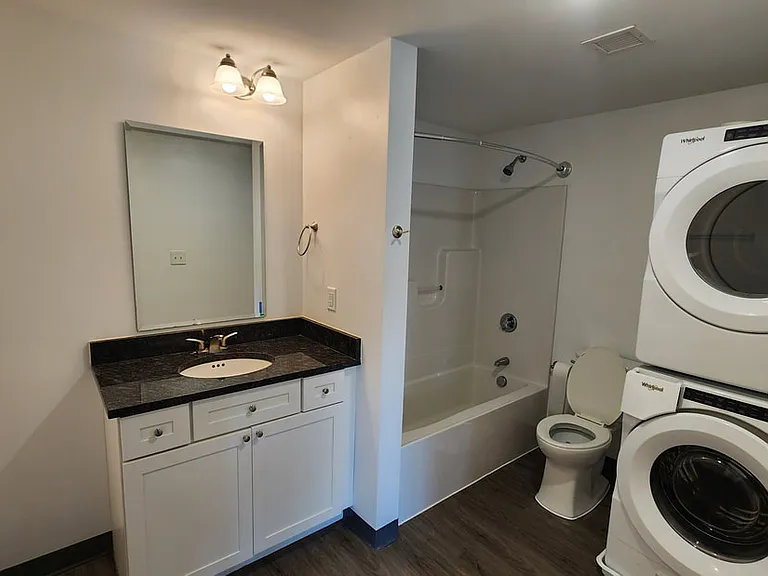 Foster's Place — Photo 30