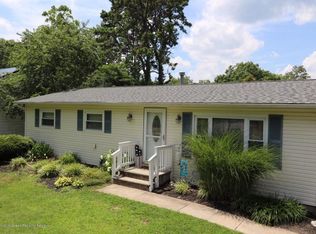 50 Flipper Ave, Manahawkin, NJ