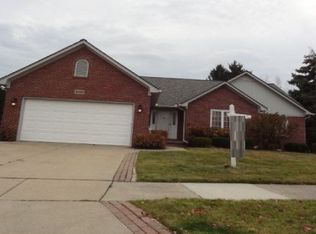 47228 Wedgewood Dr, Macomb, MI 48044