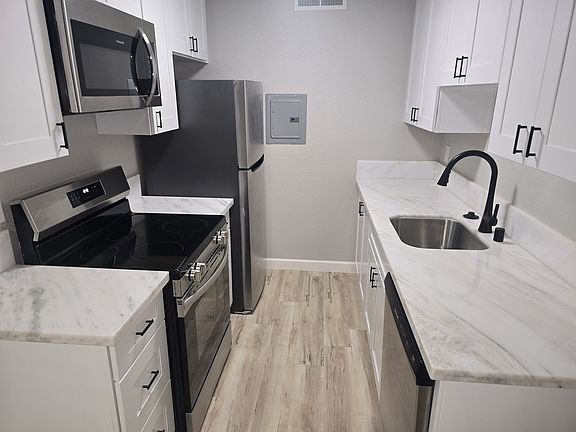 3rd image of 2300 G St #A5aa005fb