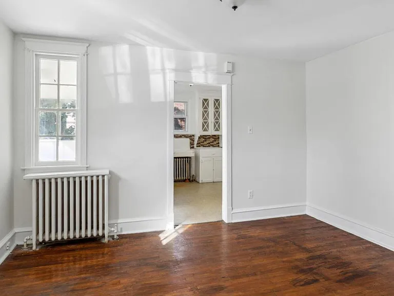 450 Glendale Rd — Photo 4