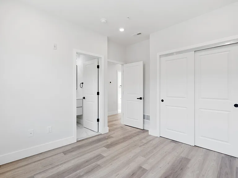 2326-28 N 9th St #201 — Photo 1