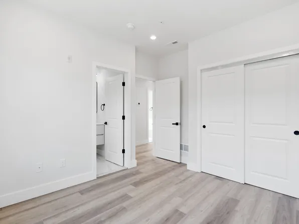 2326-28 N 9th St #201, Philadelphia, PA 19133