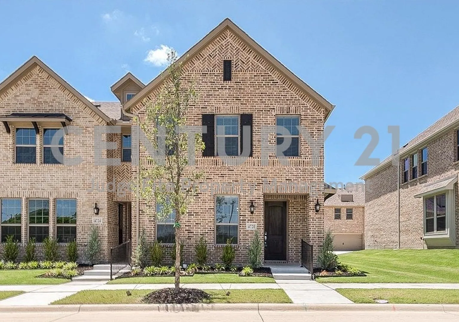 Stunning 2-Story 3/2.5/2 Townhome For Rent! — Photo 1