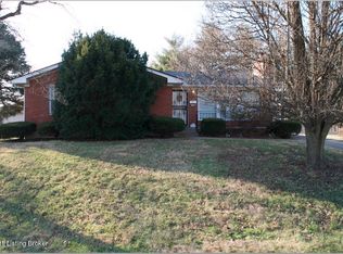 6710 Fernhaven Rd, Louisville, KY 40228