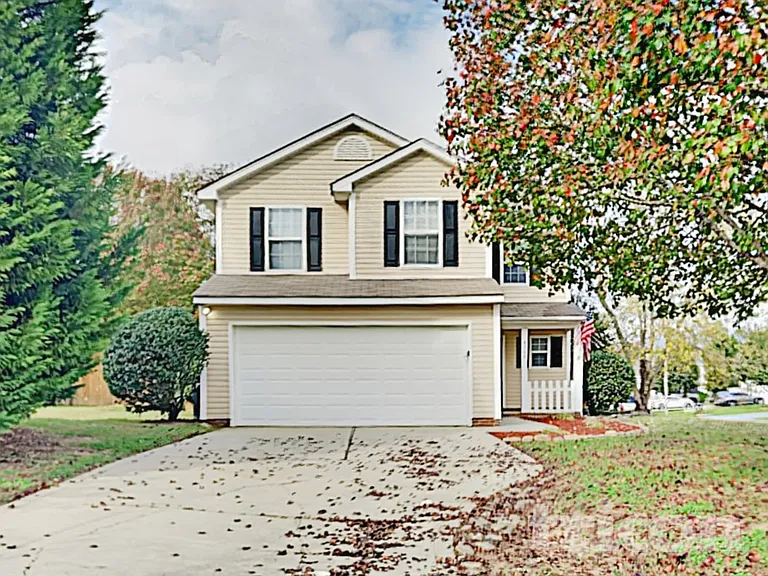 4700 Winterberry Ln — Photo 2