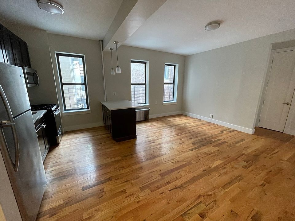 2nd image of 1520 Carroll St