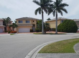 15738 SW 92nd St, Miami, FL 33196