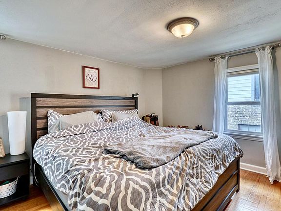 5th image of 1621 N Van Buren St