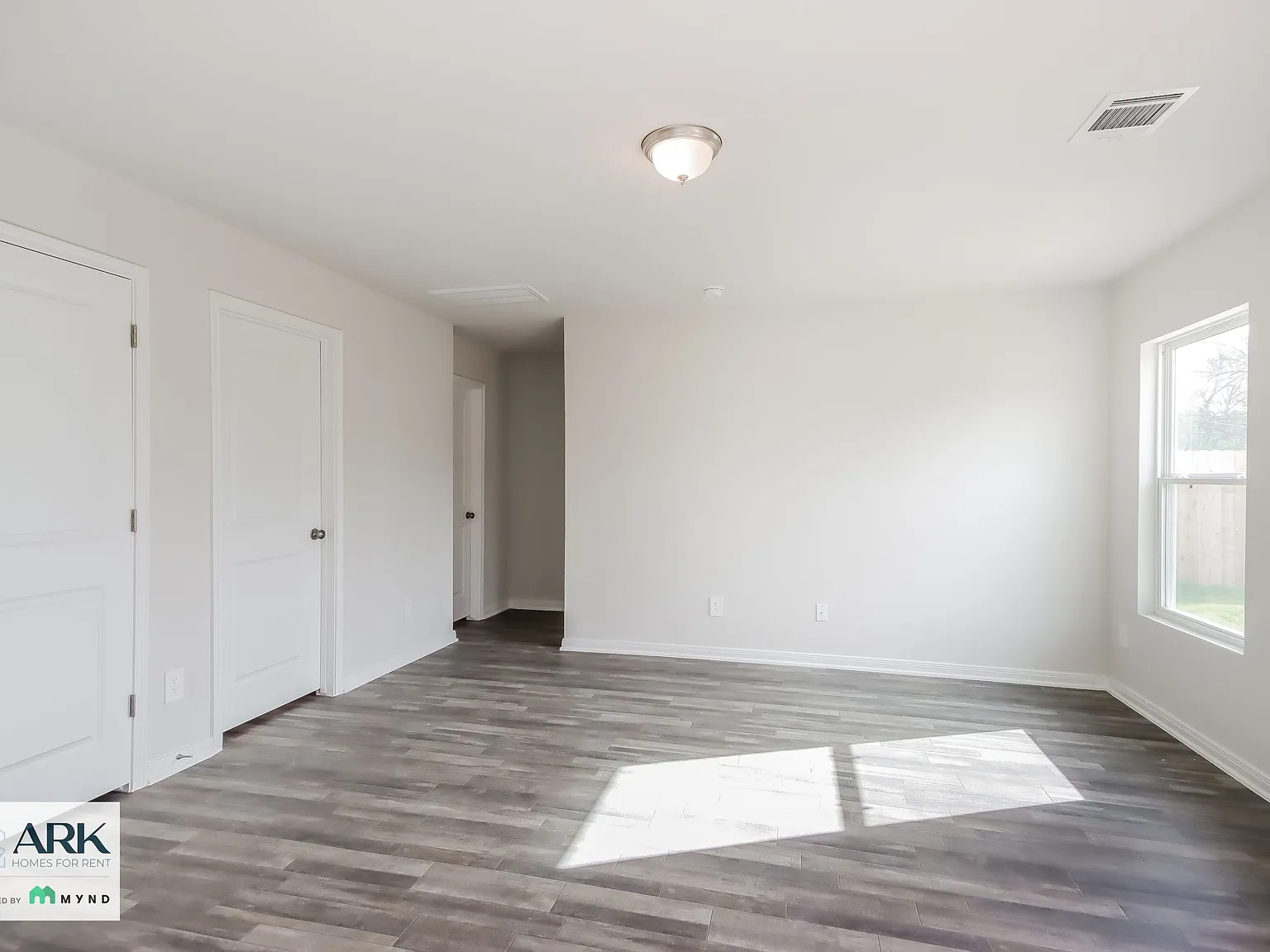 5 bed, 3.0 bath, 2217 sqft, $2,058 — Photo 3