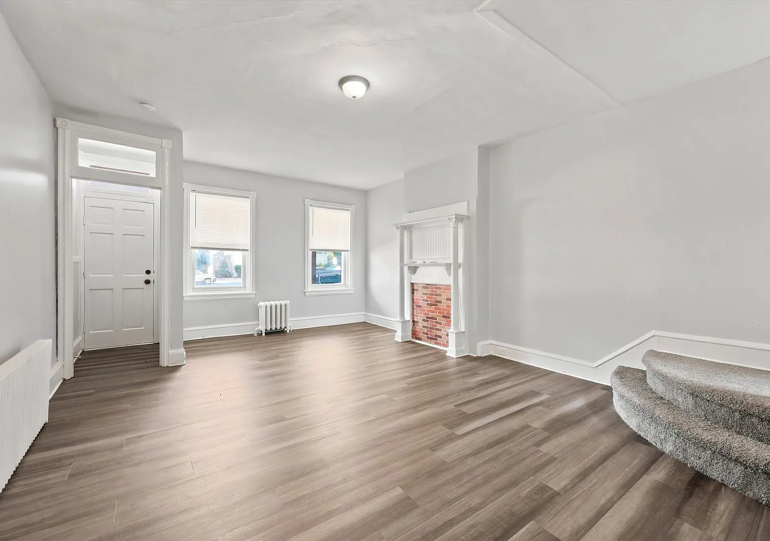 502 N Clayton St — Photo 4