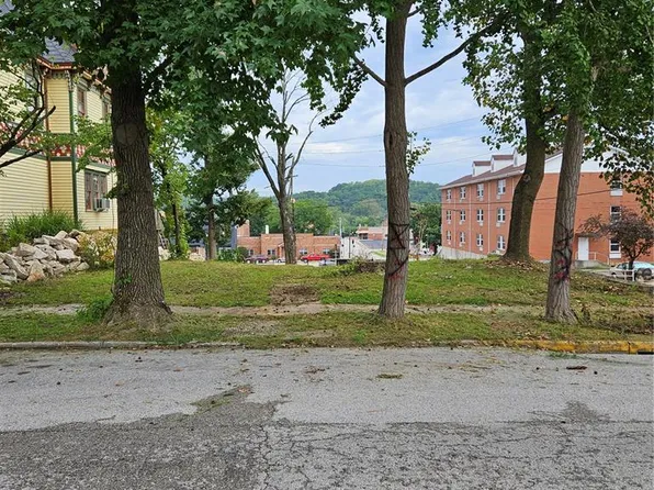 923 Center St, Hannibal, MO 63401