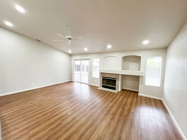 5403 Sage Ct — Photo 4