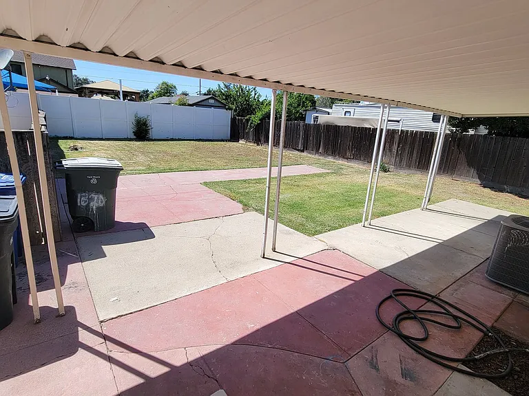 1251 Sunrise Ave — Photo 21