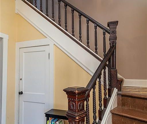 5th image of 511-11 W Race St