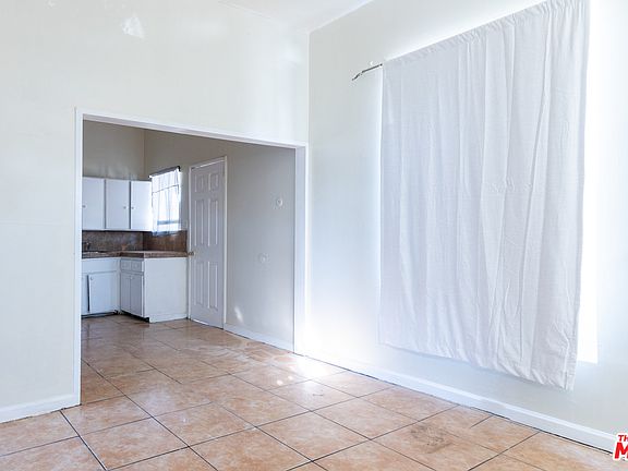 4th image of 18581 E Pearl Ave