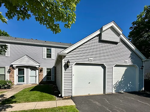2543 Prairieview Ln S #2543 Photo 1