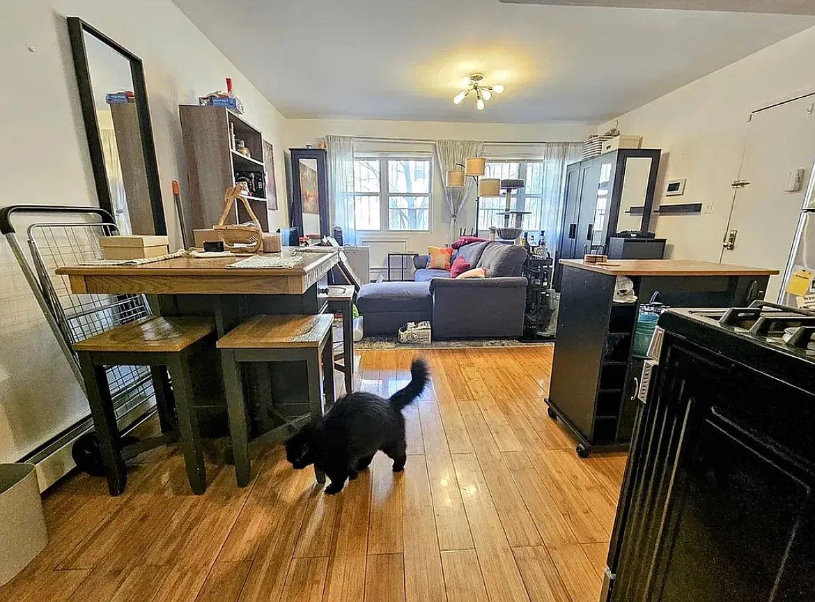 624 Hart Street — Photo 4