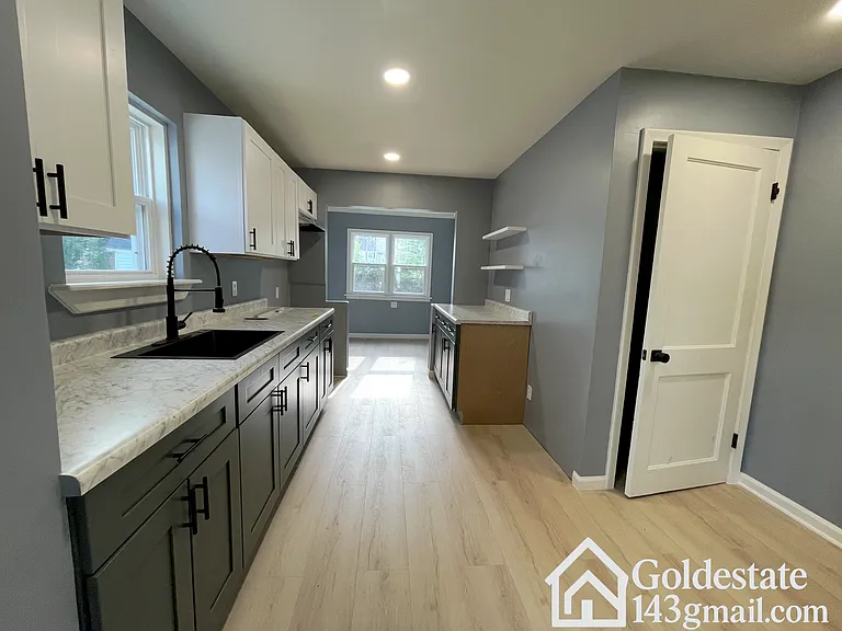 4327 Kingsbury Ave — Photo 1