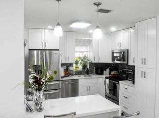 9313 SW 5th St APT D, Boca Raton, FL 33428