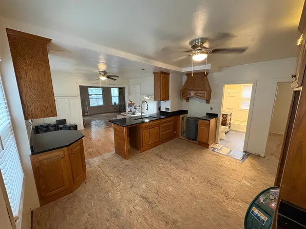 1110 E Hamilton St #201, Milwaukee, WI 53202