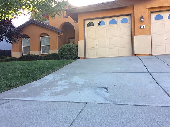 3rd image of 4418 Voltaire Dr