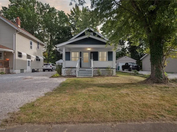 306 Holden Ct, Geneva, OH 44041