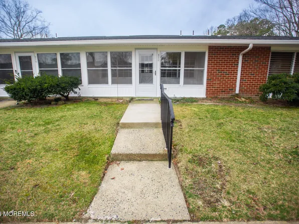 827c Balmoral Court, Lakewood, NJ 08701